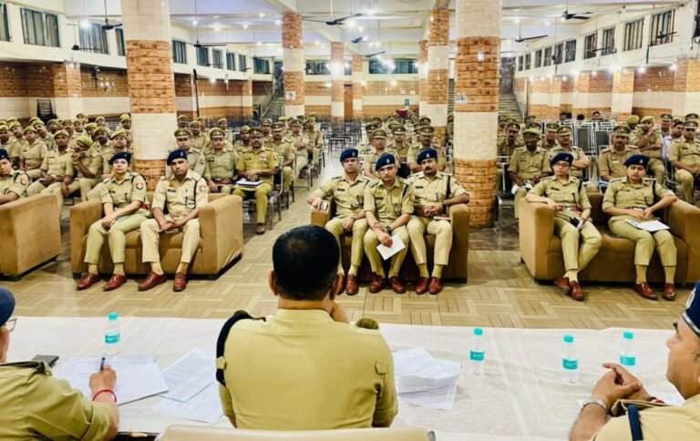 मुरादाबाद में ईद-उल-फितर के मौके पर पुलिस अलर्ट और अधिकारियों की बैठक