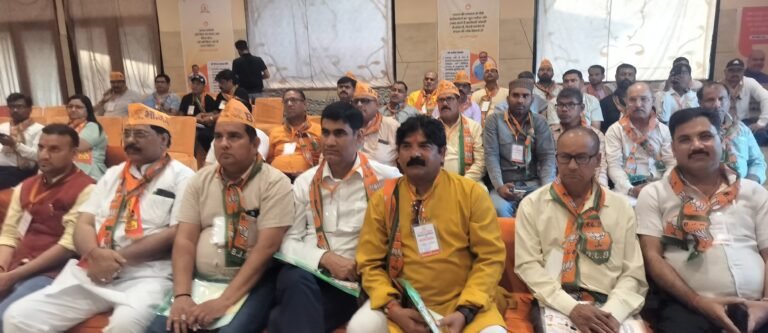 दीनदयाल उपाध्याय महाप्रशिक्षण वर्ग मुरादाबाद में शामिल जनप्रतिनिधि और कार्यकर्ता