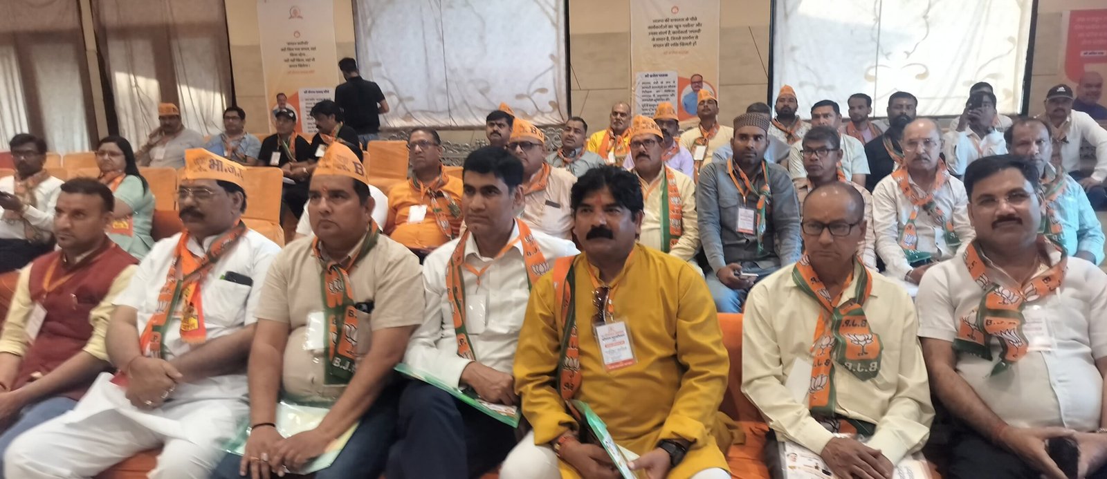 दीनदयाल उपाध्याय महाप्रशिक्षण वर्ग मुरादाबाद में शामिल जनप्रतिनिधि और कार्यकर्ता