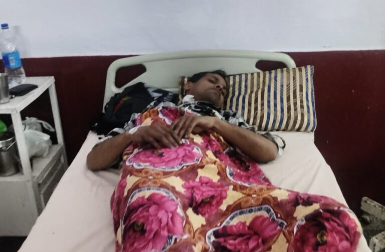 मुरादाबाद किरायेदार विवाद में घायल व्यक्ति अस्पताल में भर्ती