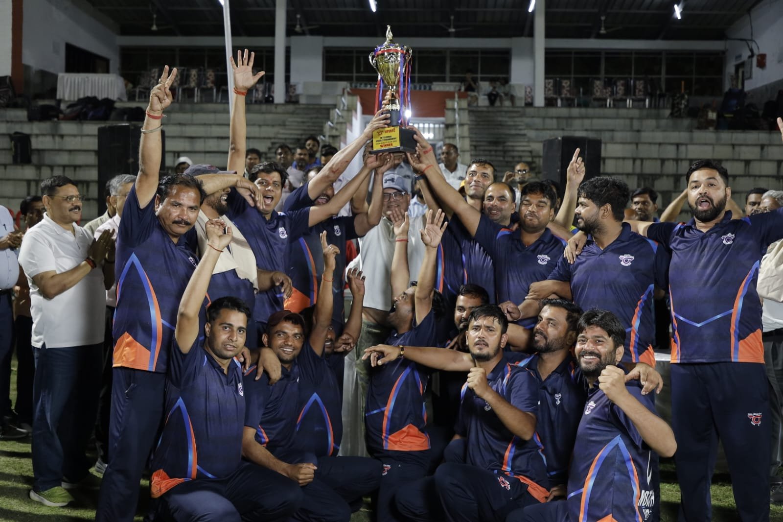 फाइनल मैच का रोमांचक दृश्य UPSRTC टूर्नामेंट