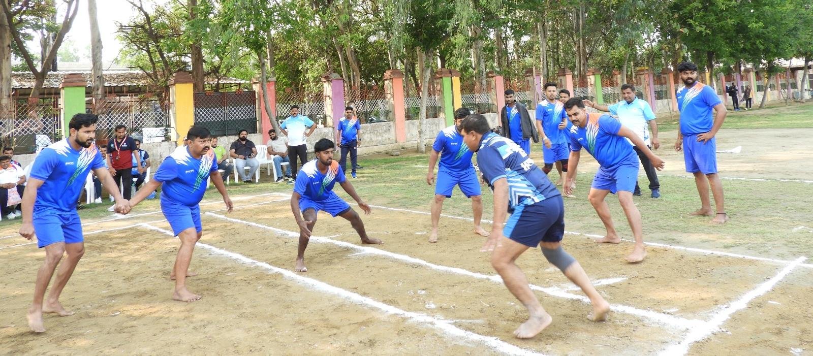 कबड्डी मैच में खिलाड़ी प्रदर्शन