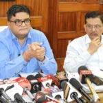 स्मार्ट प्रीपेड मीटर मेरठ प्रेस वार्ता PVVNL अधिकारी