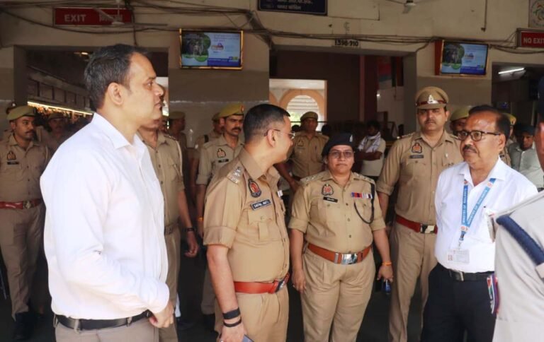 होमगार्ड भर्ती परीक्षा के दौरान रेलवे स्टेशन निरीक्षण