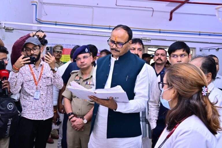 मुरादाबाद में भाजपा प्रशिक्षण शिविर के दौरान कार्यकर्ताओं को संबोधित करते डिप्टी सीएम बृजेश पाठक
