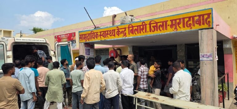 बिलारी सड़क हादसे के घायलों को अस्पताल में भर्ती कराया गया