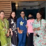 उपचार के बाद अनमोल के स्वास्थ्य में सुधार की जानकारी लेते सेव गर्ल ट्रस्ट के पदाधिकारी