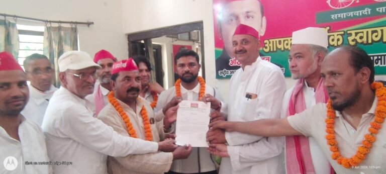 मुरादाबाद सपा पिछड़ा वर्ग प्रकोष्ठ बैठक में संगठन मजबूती और 2027 विधानसभा चुनाव की तैयारी करते सपा नेता एवं कार्यकर्ता
