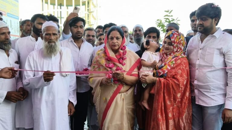 सांसद रुचि वीरा ने मुरादाबाद में ज़म ज़म रॉयल फर्नीचर शोरूम का शुभारंभ किया।