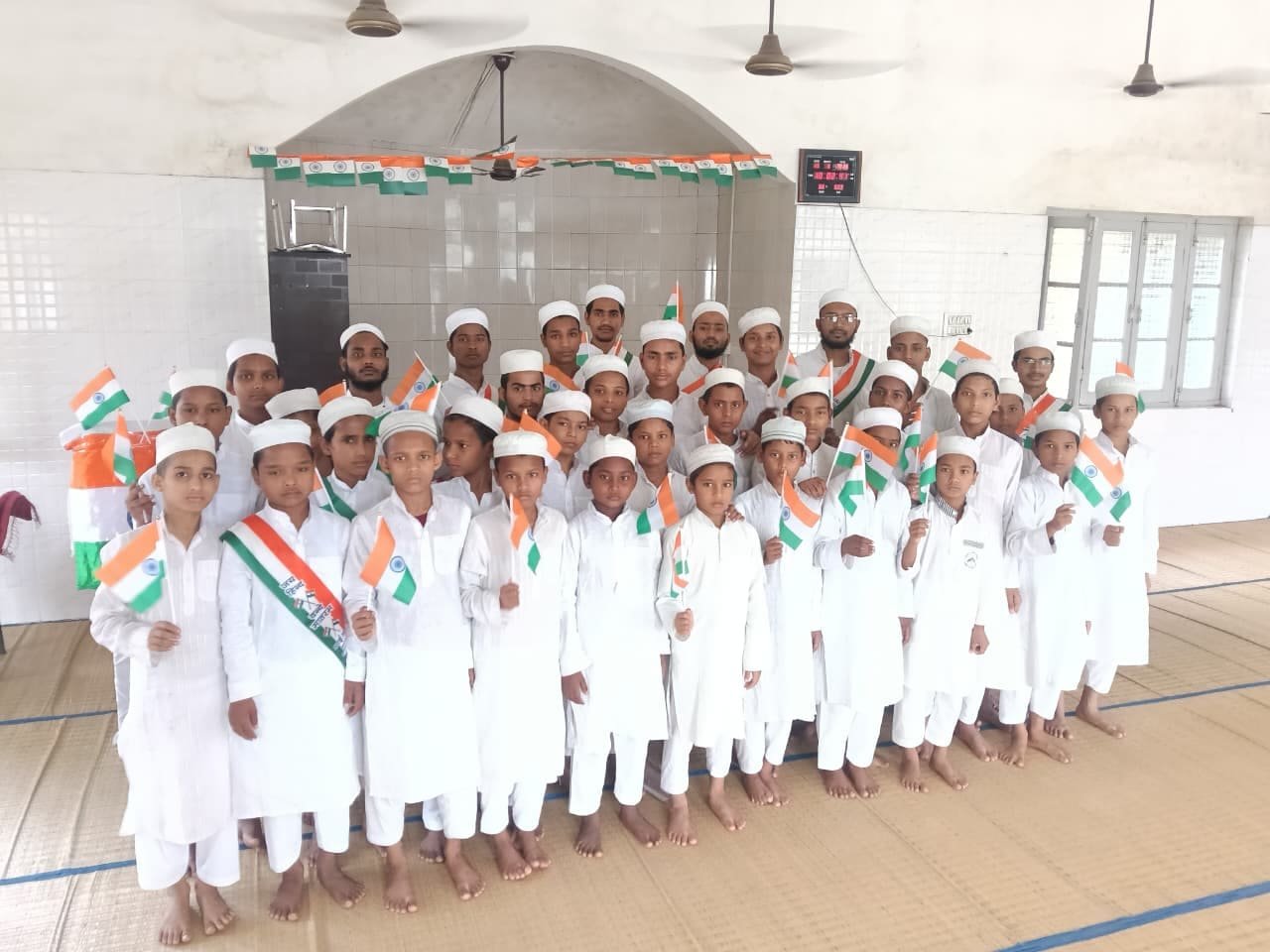 दारुल उलूम उस्मानिया मुरादाबाद में स्वतंत्रता दिवस पर ध्वजारोहण एवं राष्ट्रगान कार्यक्रम मनाया गया
