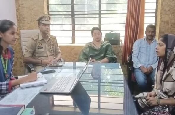 मिशन शक्ति 6.0 के तहत कुंदरकी में एक दिन की थानाध्यक्ष बनीं छात्रा उदिति शर्मा