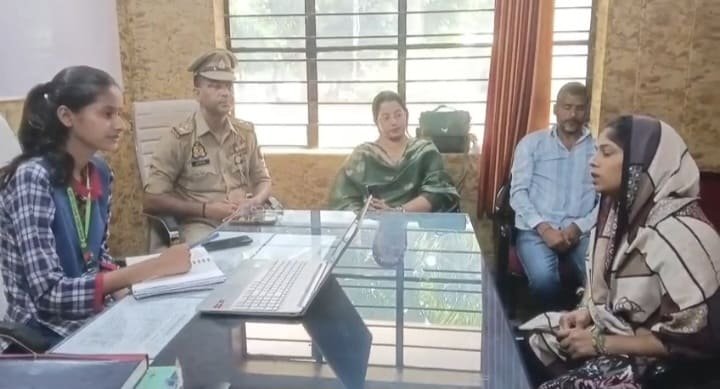 मिशन शक्ति 6.0 के तहत कुंदरकी में एक दिन की थानाध्यक्ष बनीं छात्रा उदिति शर्मा