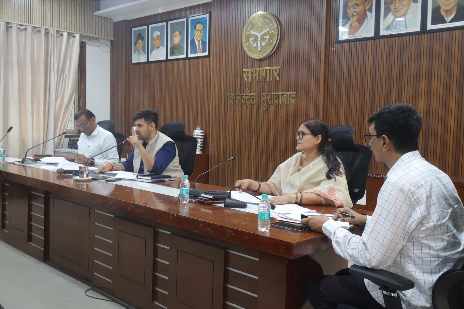 जिलाधिकारी अनुनय झा की अध्यक्षता में धान खरीद 2026-27 की समीक्षा बैठक