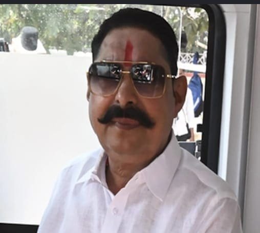 दुलारचंद यादव हत्याकांड में सुप्रीम कोर्ट द्वारा अनंत सिंह की जमानत रद्द करने और 1 दिसंबर तक सरेंडर का आदेश देने से जुड़ी खबर।